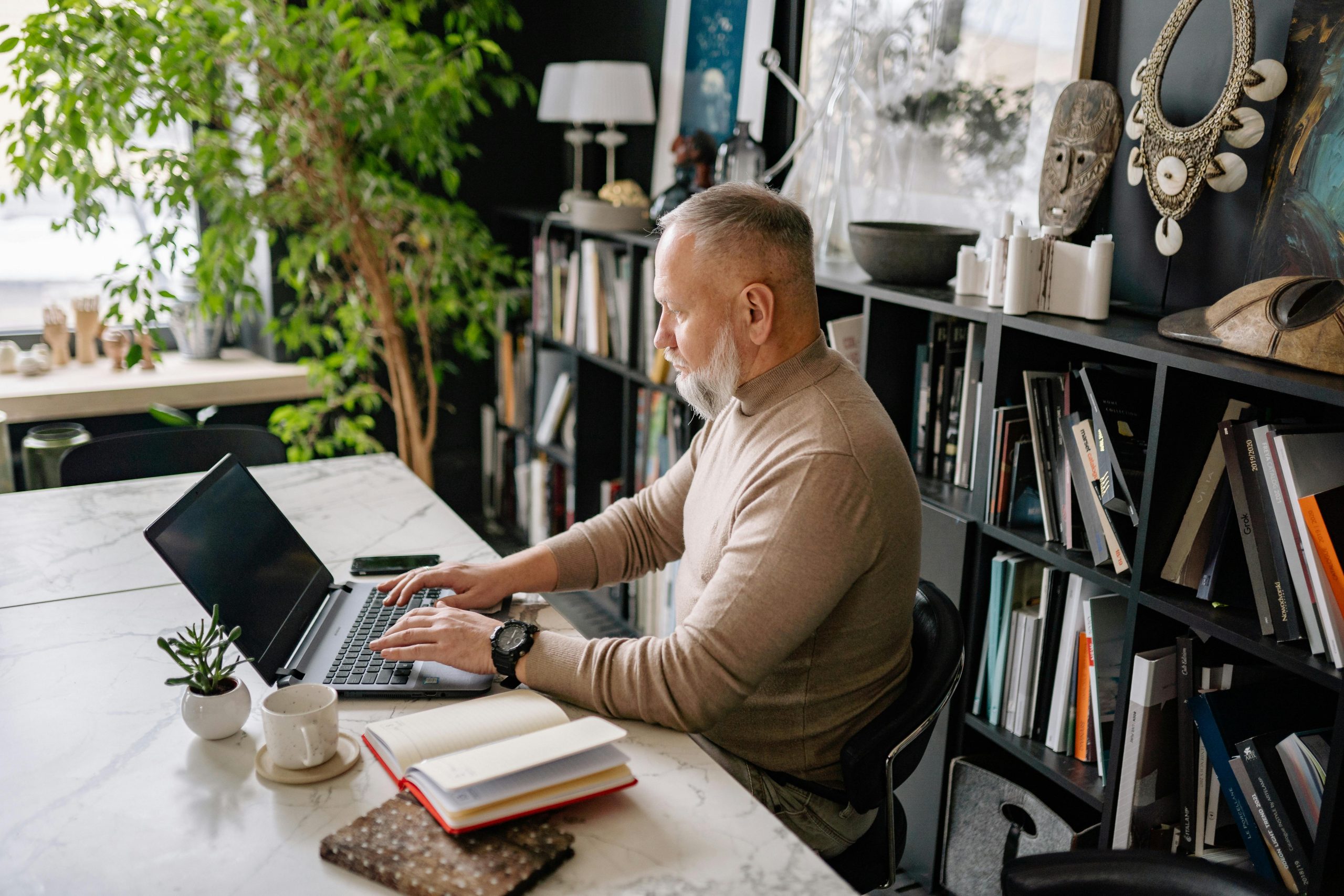 pexels-yankrukov-6818306 Creating engaging product reviews with AI-powered review writer